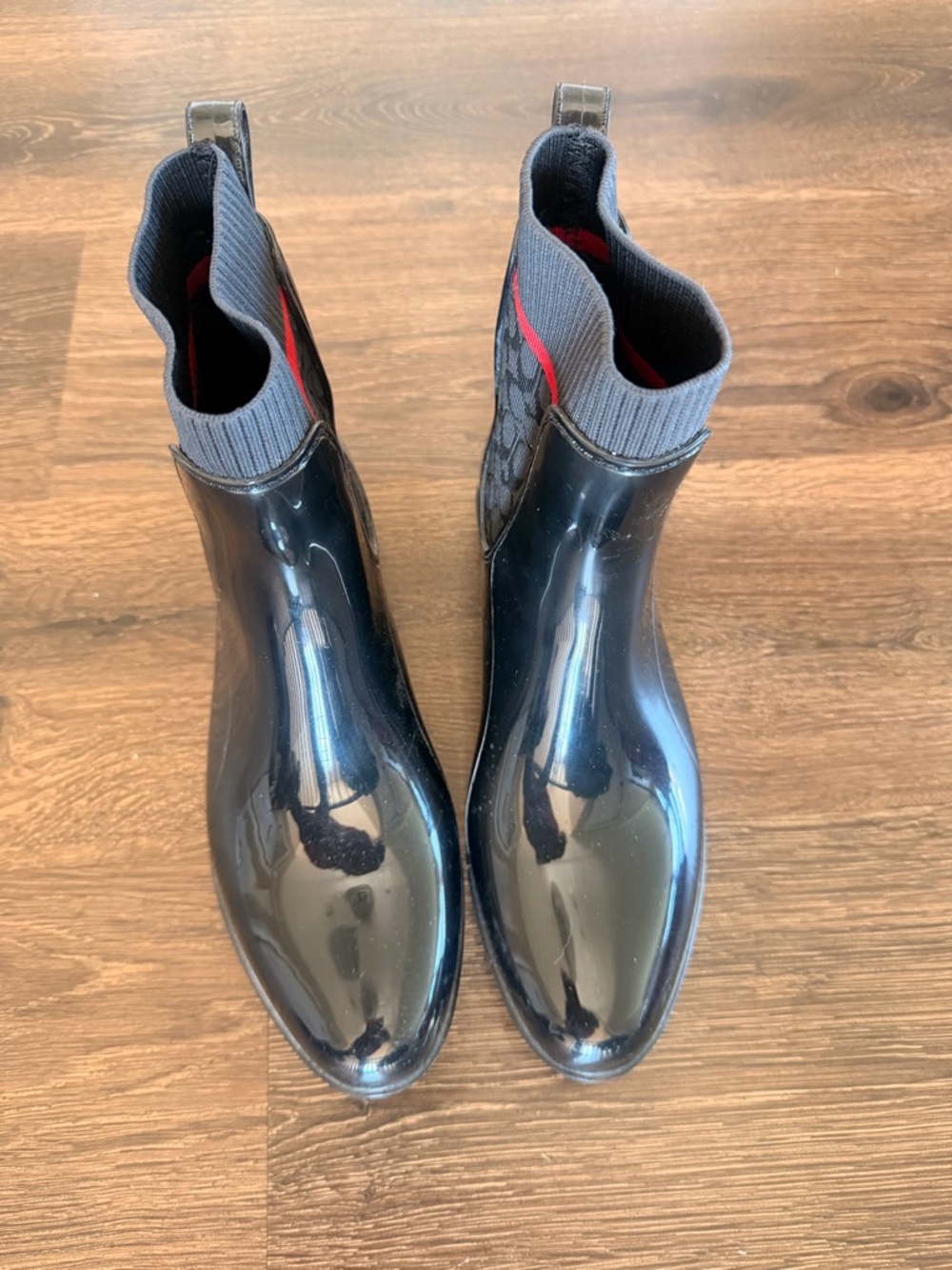 Coach Black Glossy Chelsea Rain Boot with Red Accent Sz 10 - Picture 3 of 7